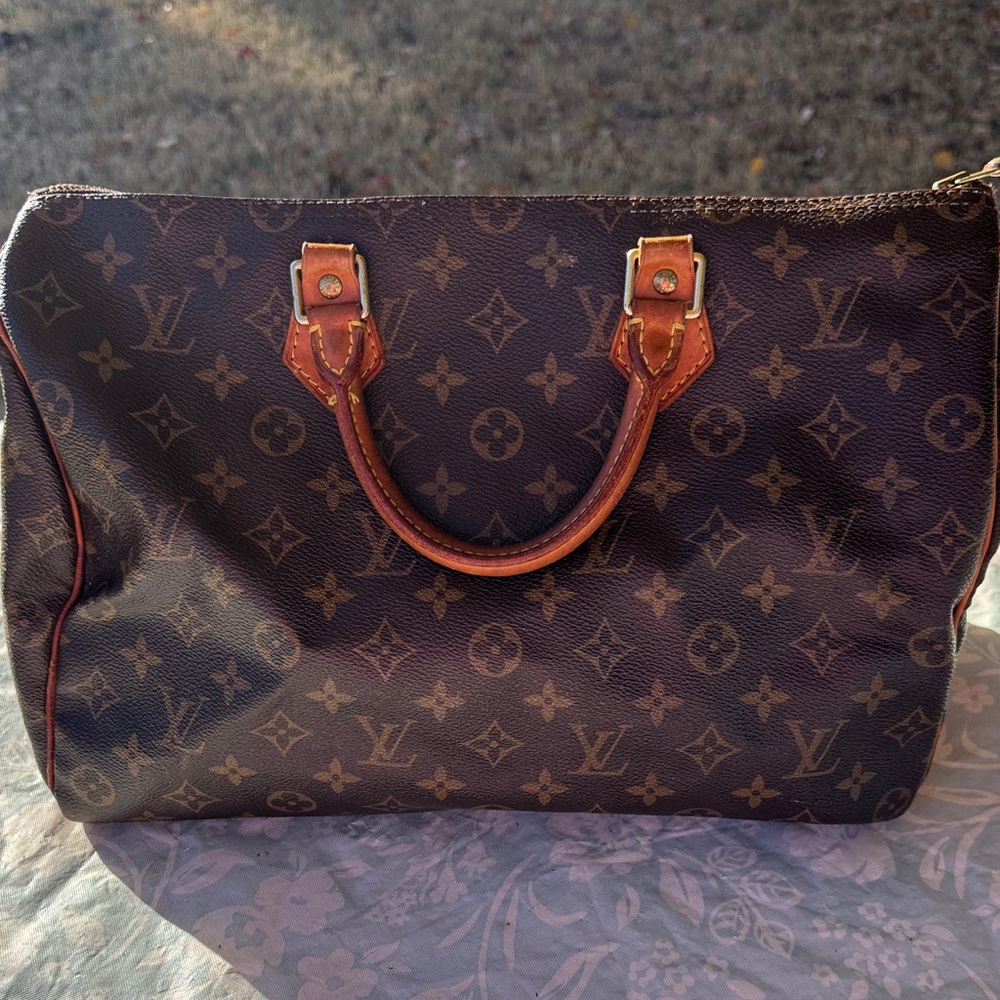 Authentic Vintage Louis Vuitton Brown Monogram Vintage Speedy 35 .